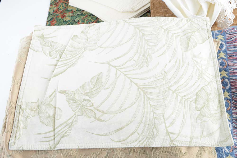 Assortment of Vintage & Modern Linens