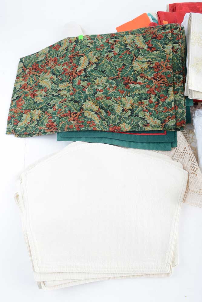 Assortment of Vintage & Modern Linens