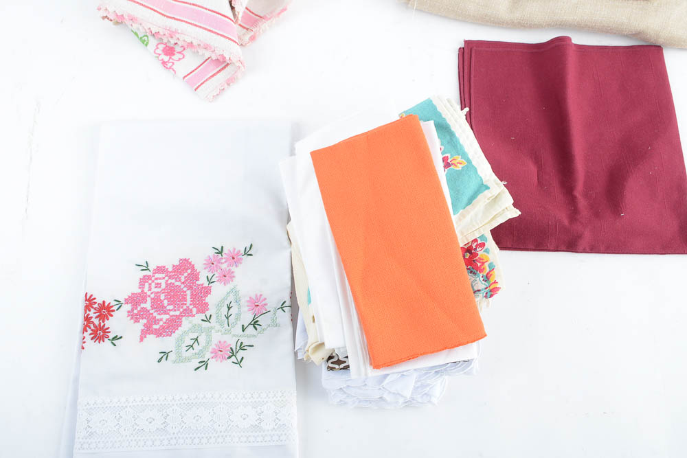 Assortment of Vintage & Modern Linens