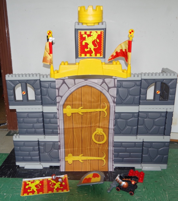 Mega Bloks Giant Adventure Castle