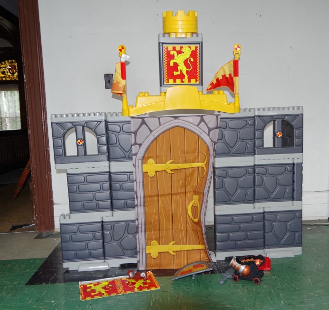 Mega Bloks Giant Adventure Castle