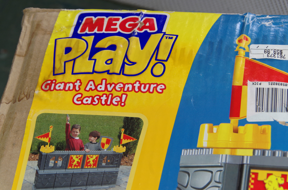 Mega Bloks Giant Adventure Castle
