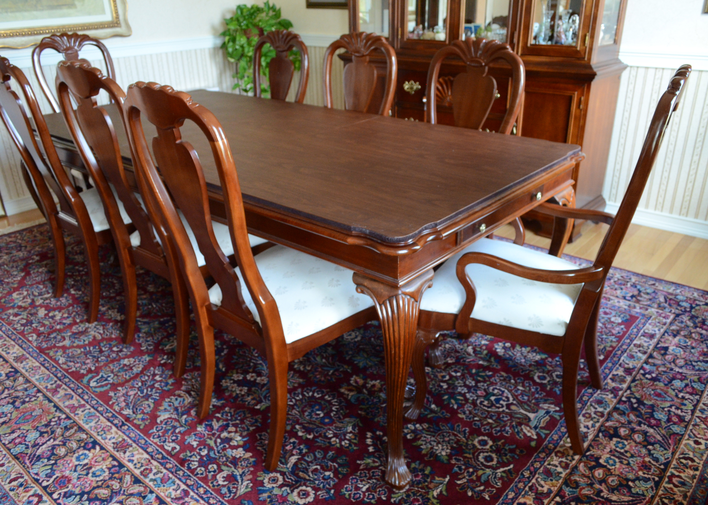 Cherry American Drew Queen Anne Dining Table and Chairs