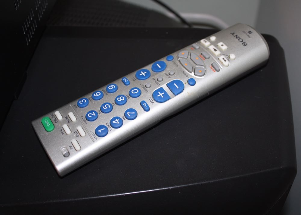 Sony Trinitron 32" Color Television, VCR and Stand