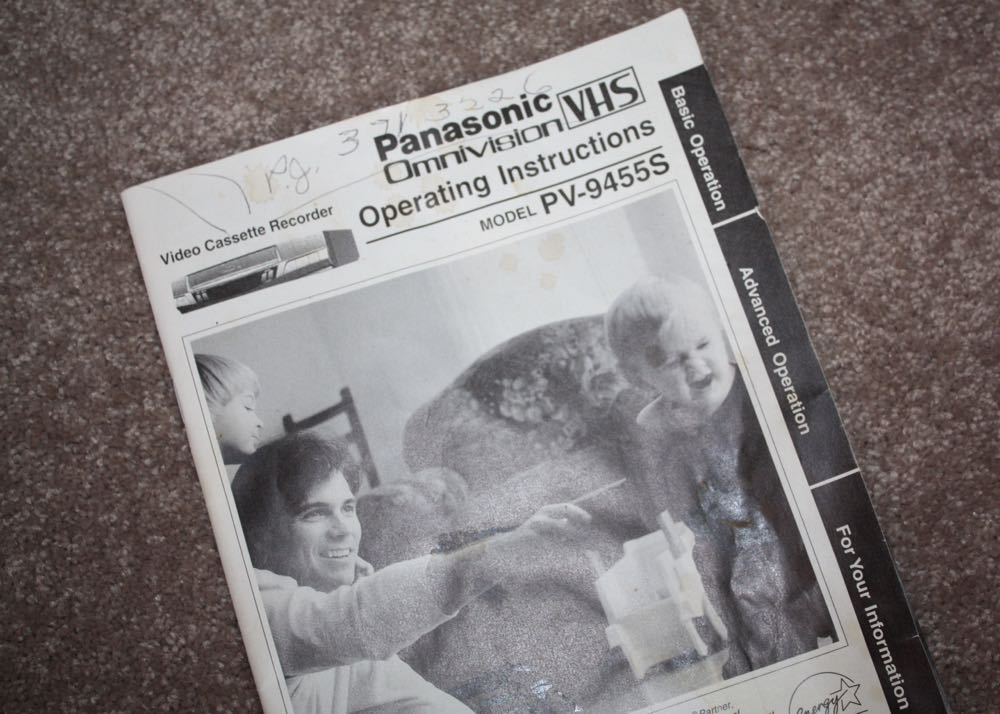 Sony Trinitron 32" Color Television, VCR and Stand