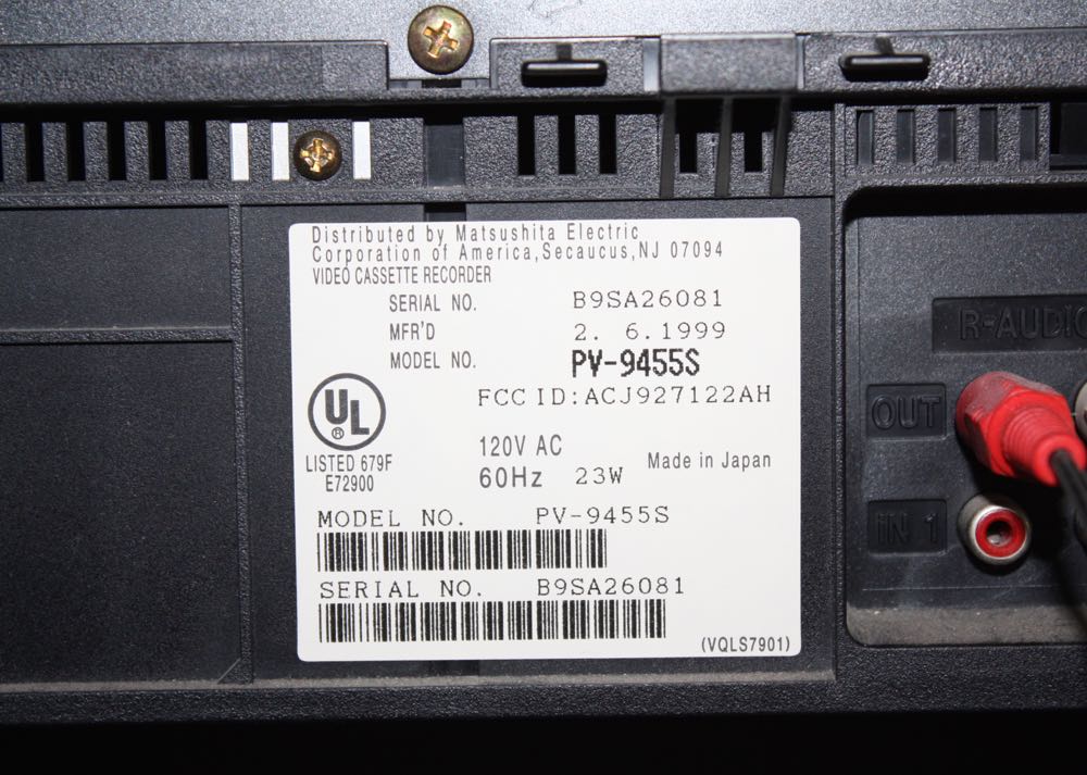 Sony Trinitron 32" Color Television, VCR and Stand