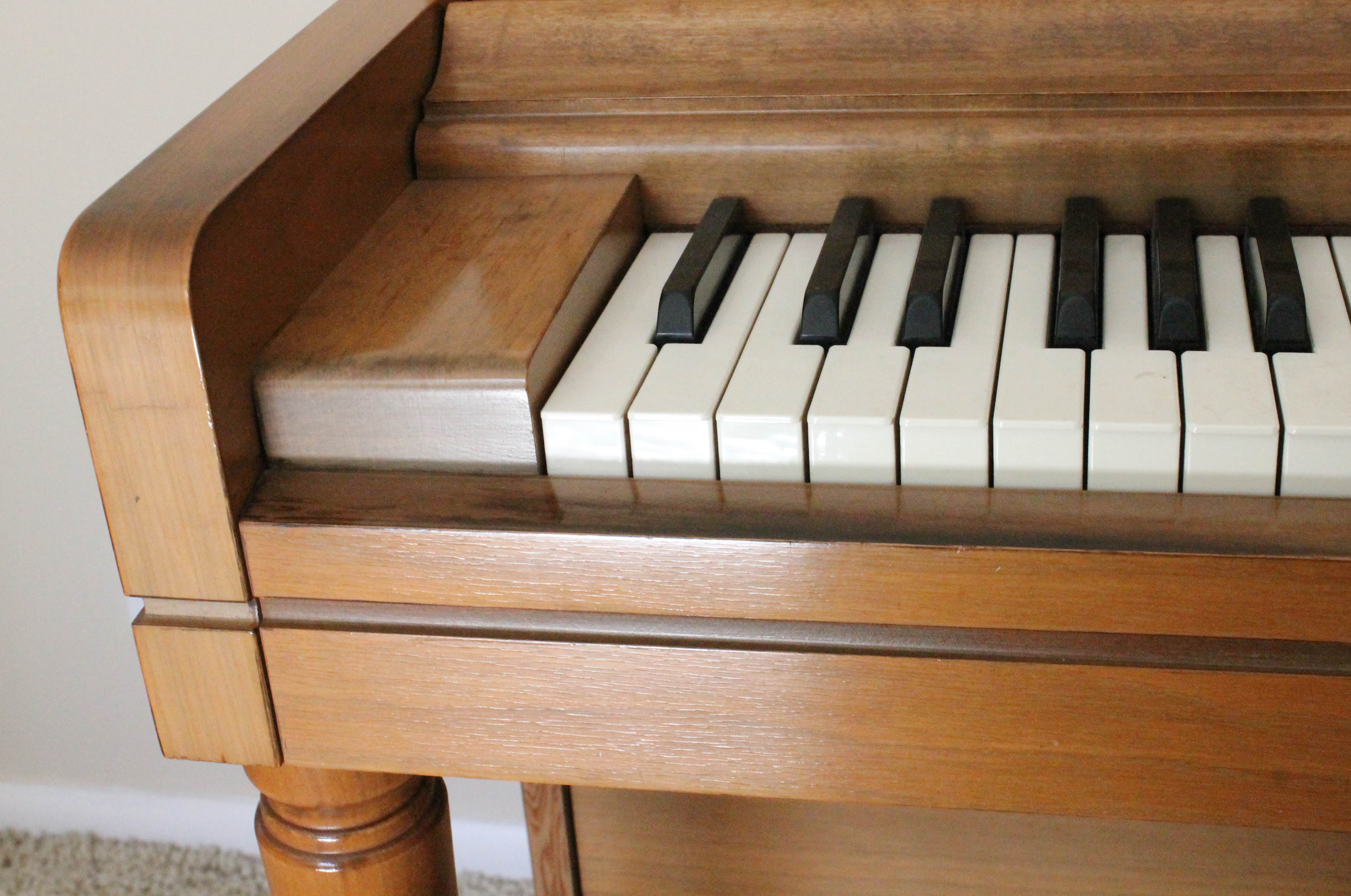 Vintage Oak Wurlitzer Upright Piano