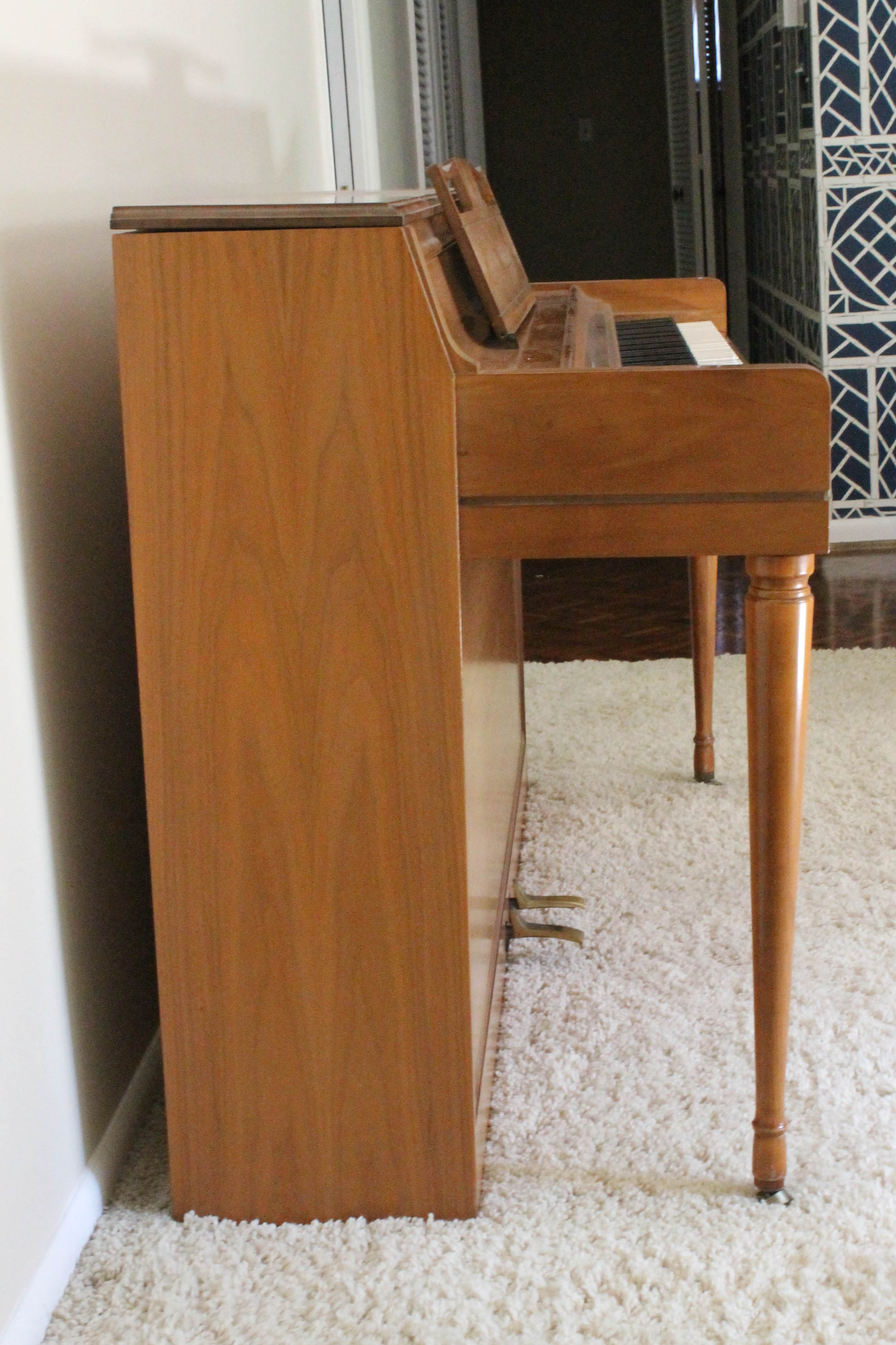 Vintage Oak Wurlitzer Upright Piano