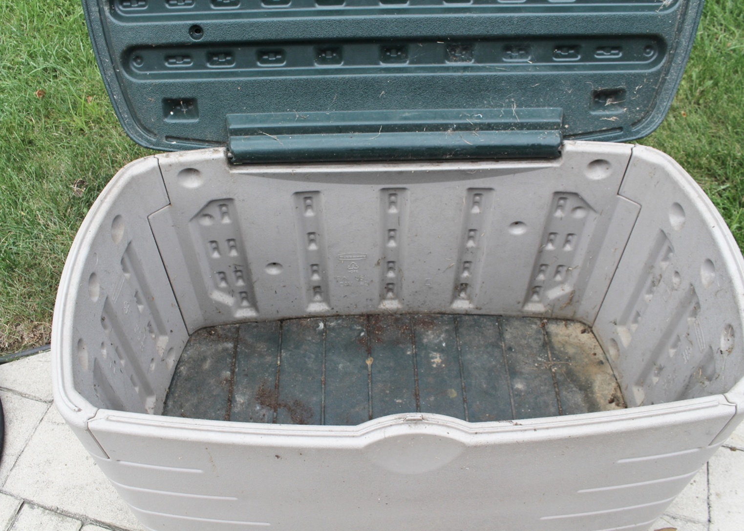 Rubbermaid Outdoor Deck Box Storage/Seating