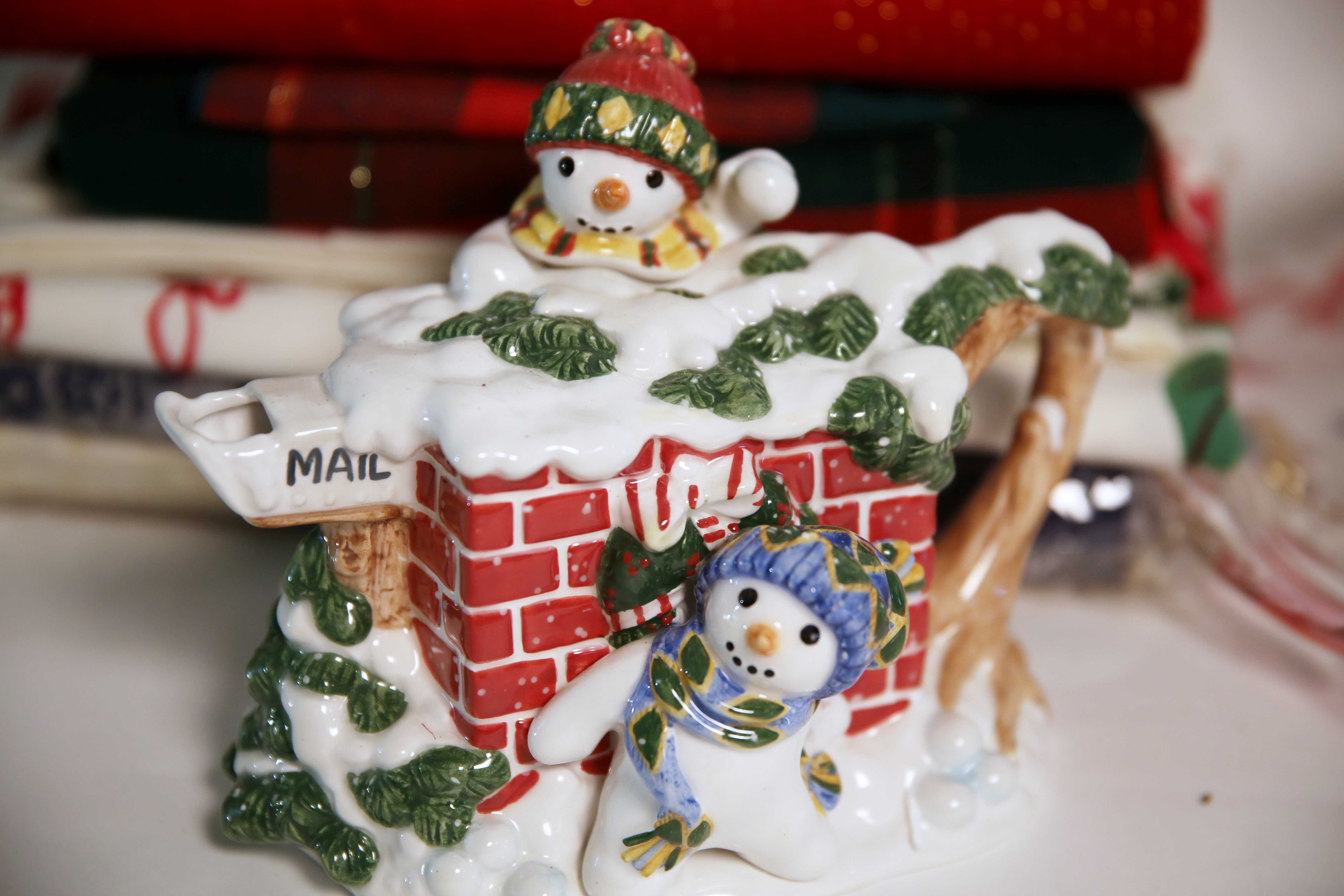 Holiday Glassware and Table Linens