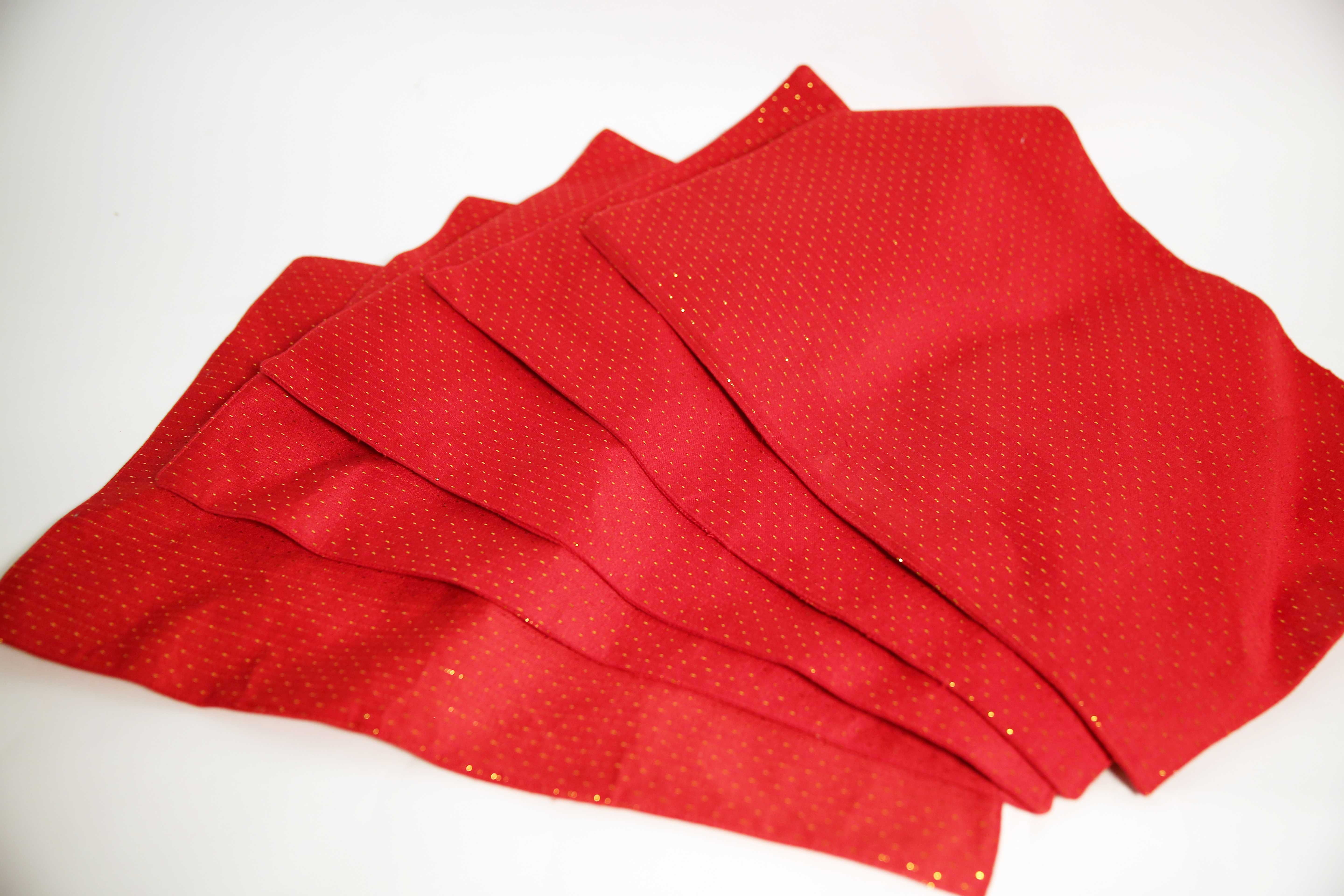 Holiday Glassware and Table Linens