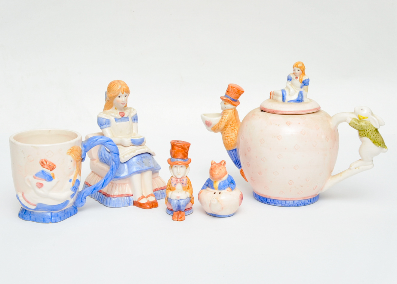 "Alice in Wonderland" Tea Set