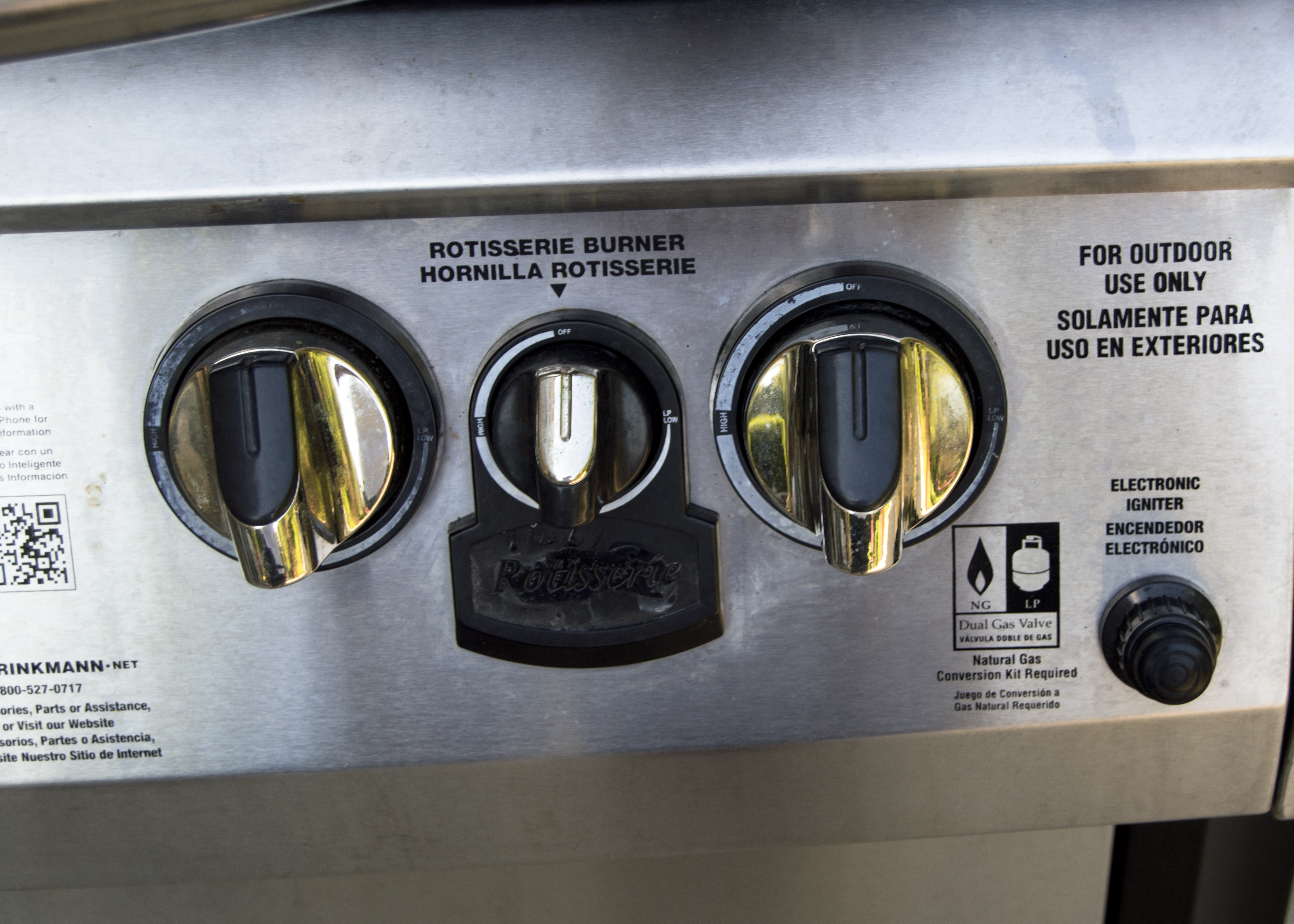 Brinkmann Stainless Steel Professional Propane Grill with Smoker