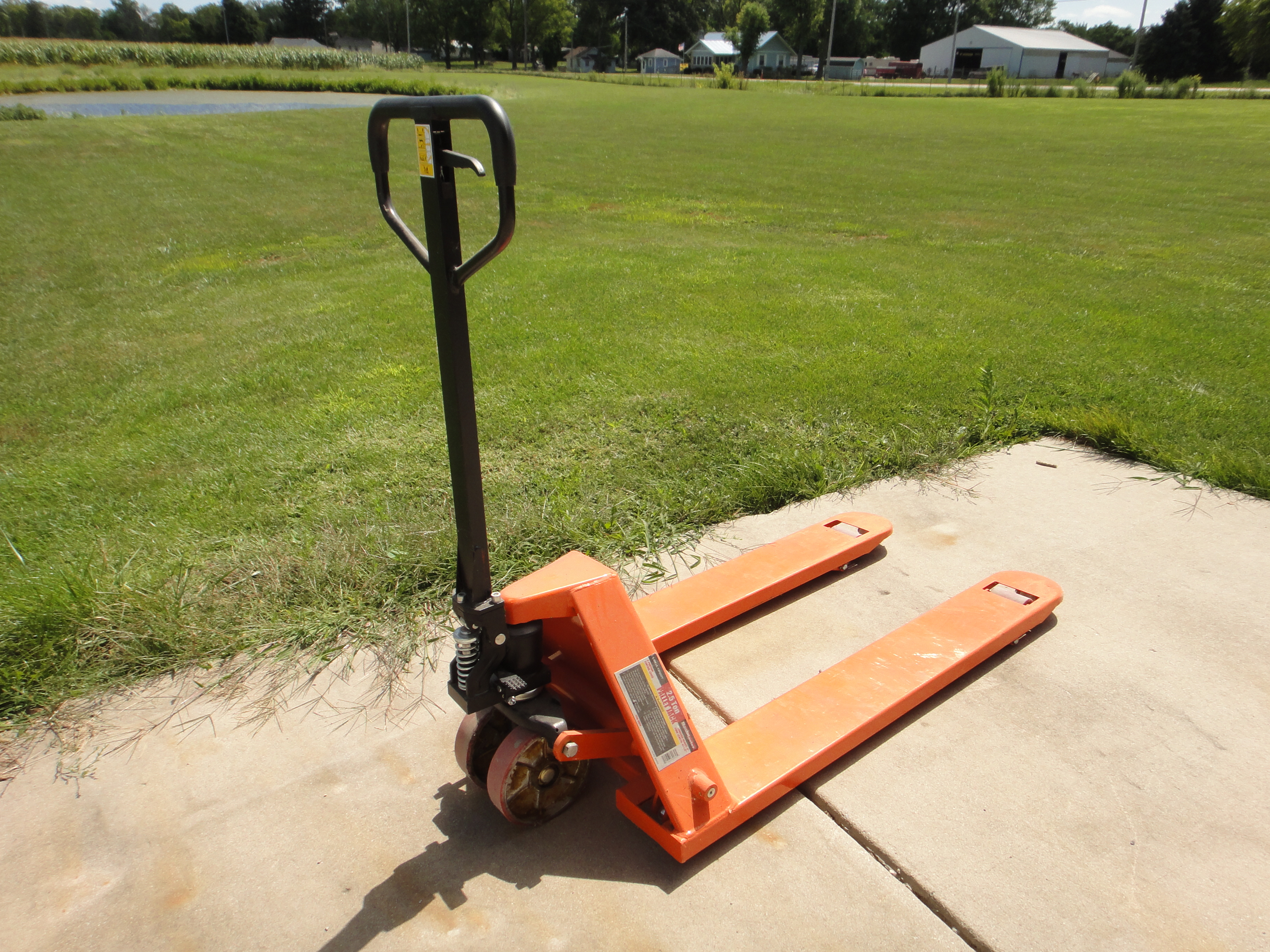 Haul Master 2.5 Ton Pallet Jack