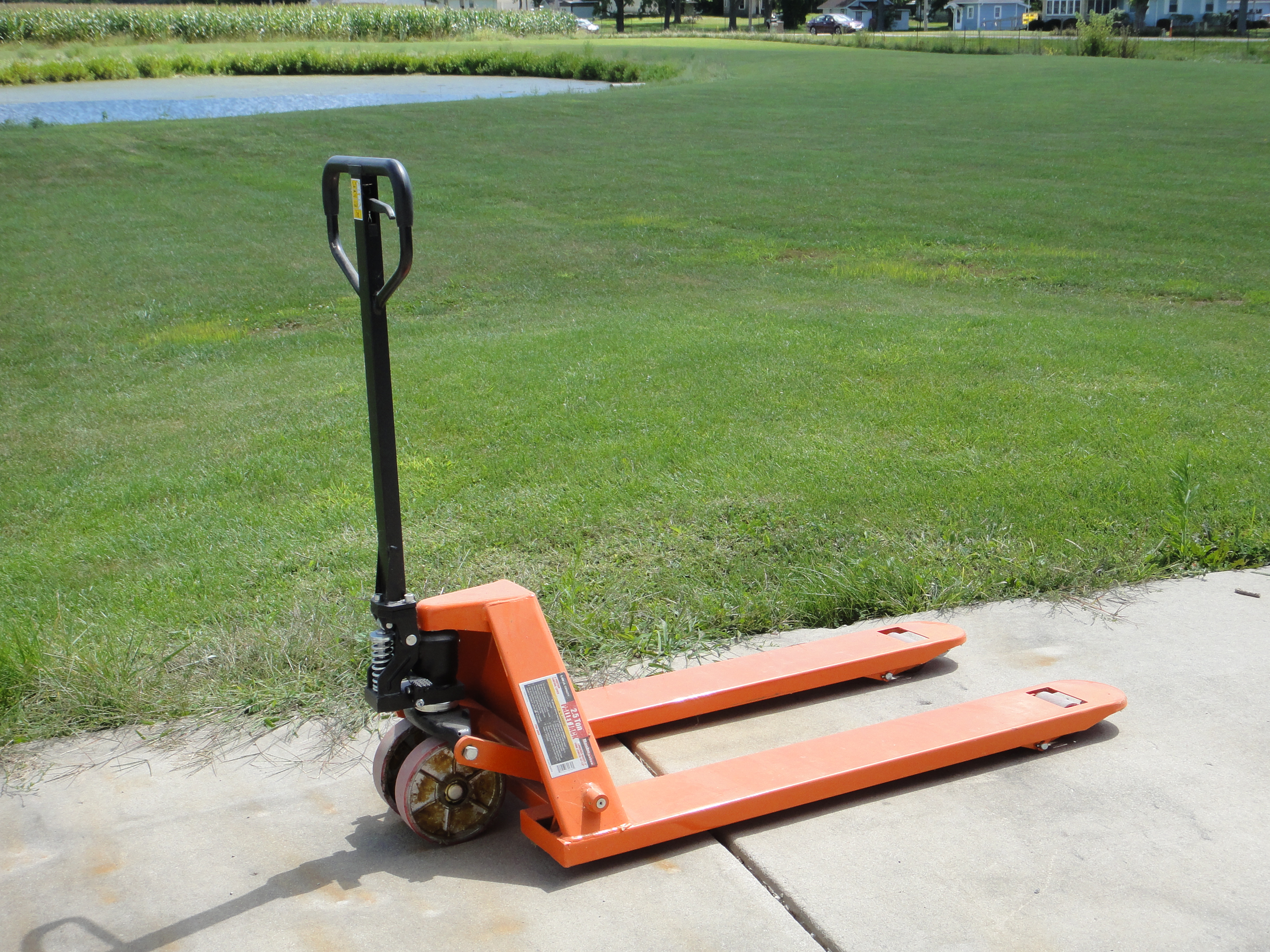 Haul Master 2.5 Ton Pallet Jack
