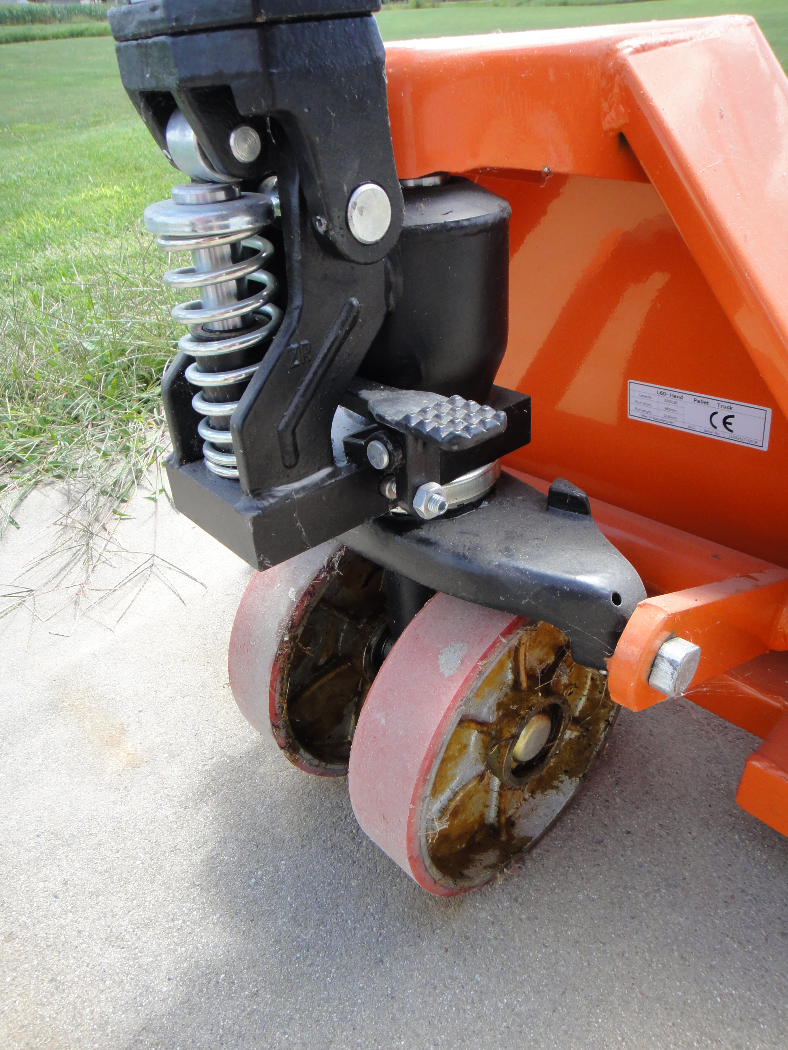 Haul Master 2.5 Ton Pallet Jack