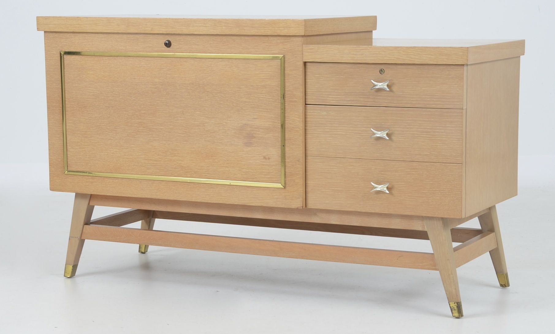 Lane Mid Century Modern Cedar Chest