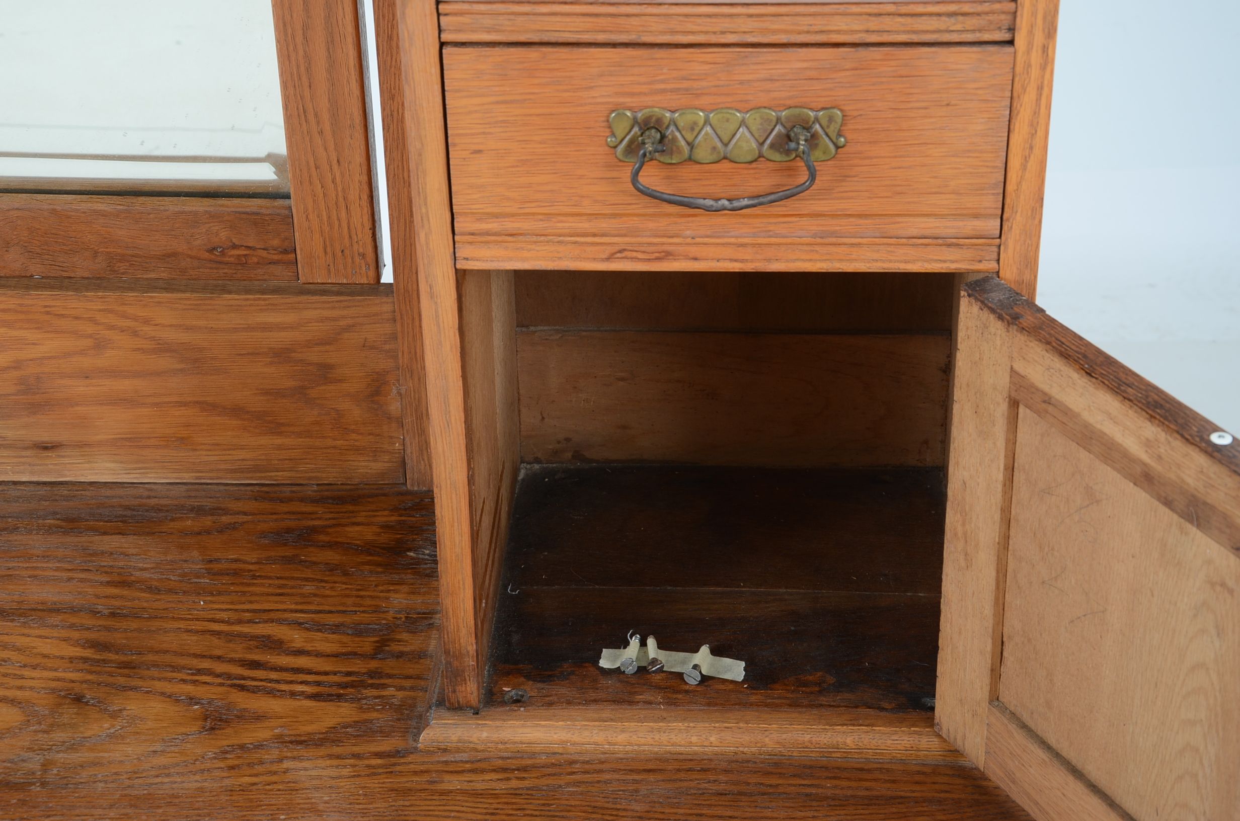 Vintage Oak Gentleman's Dresser