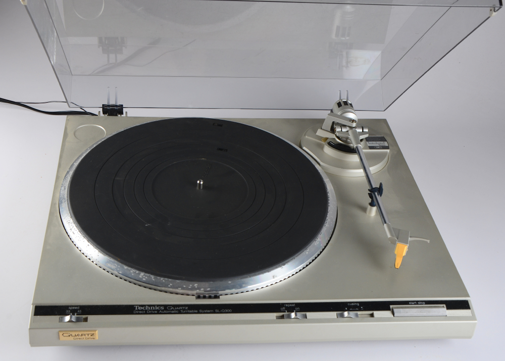 Technics SL-Q300 Turntable