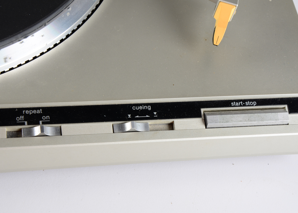 Technics SL-Q300 Turntable