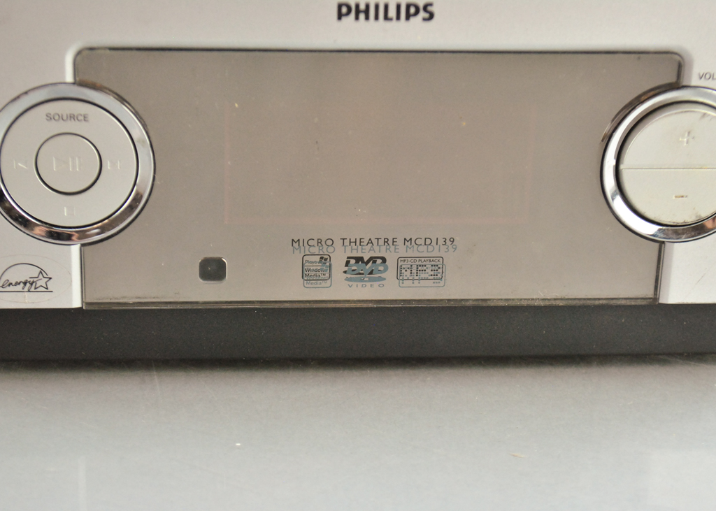 Philips Micro Theatre Sound System MCD139