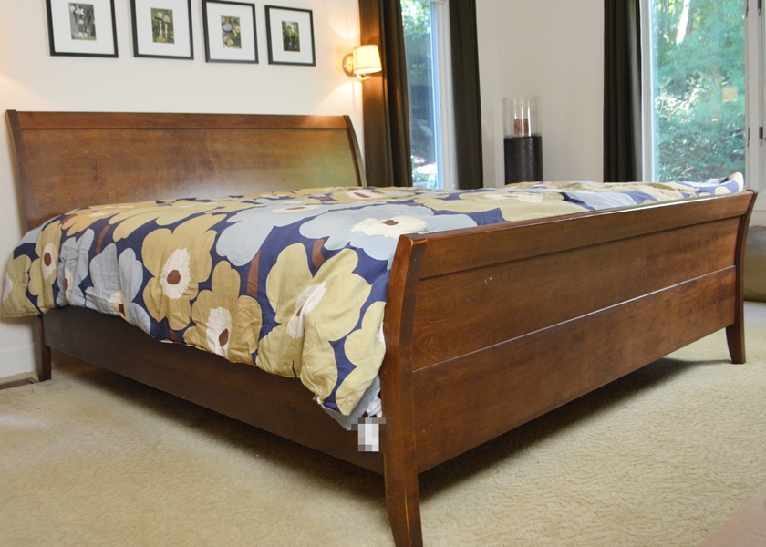 Baronet of Canada King Maple Sleigh Bed