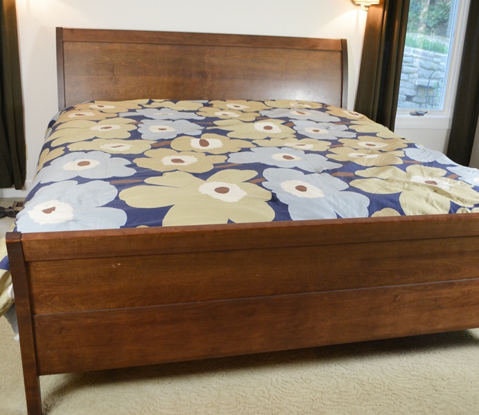 Baronet of Canada King Maple Sleigh Bed