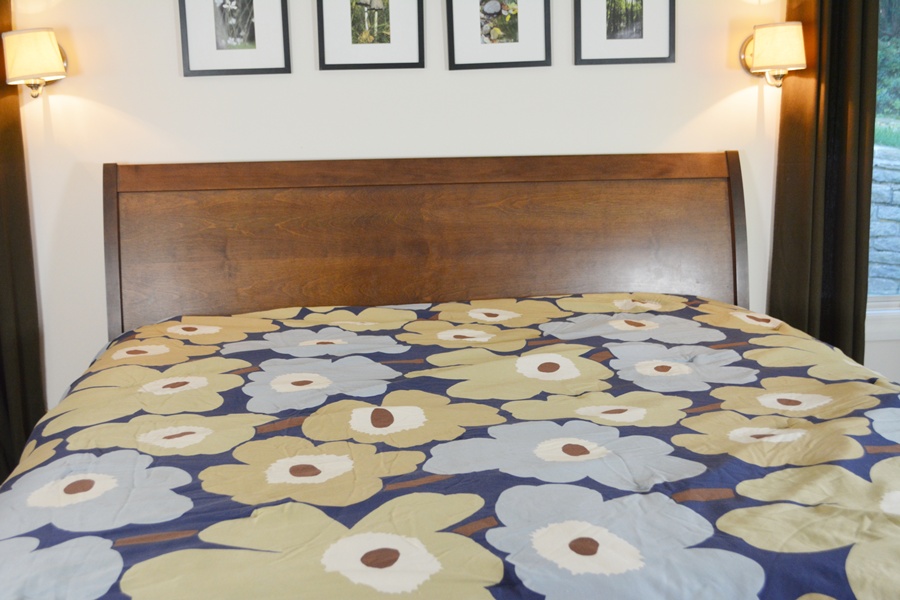 Baronet of Canada King Maple Sleigh Bed