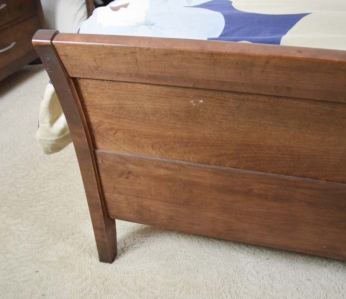 Baronet of Canada King Maple Sleigh Bed