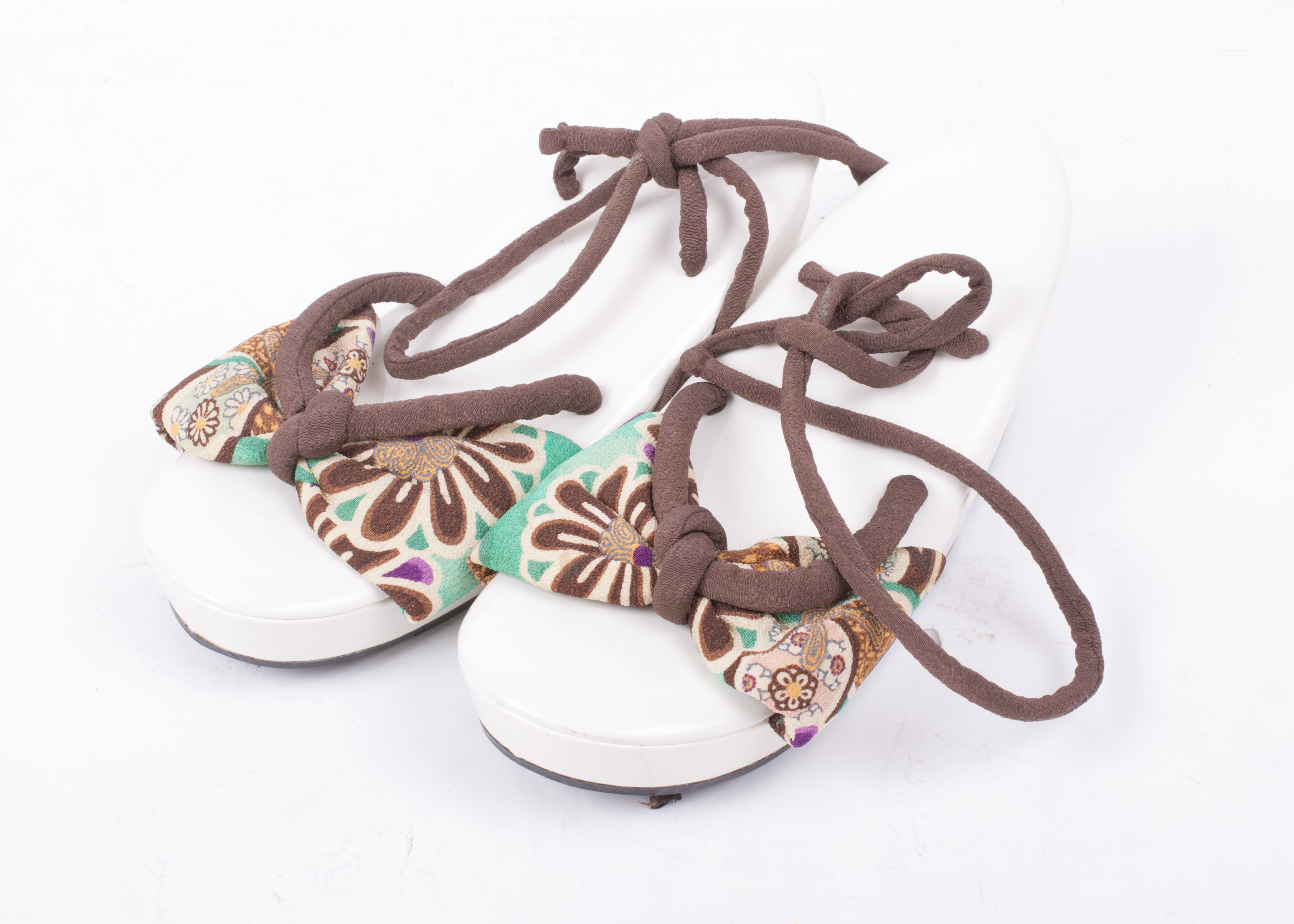 Modern Geta Style Brown Shoes by Takako