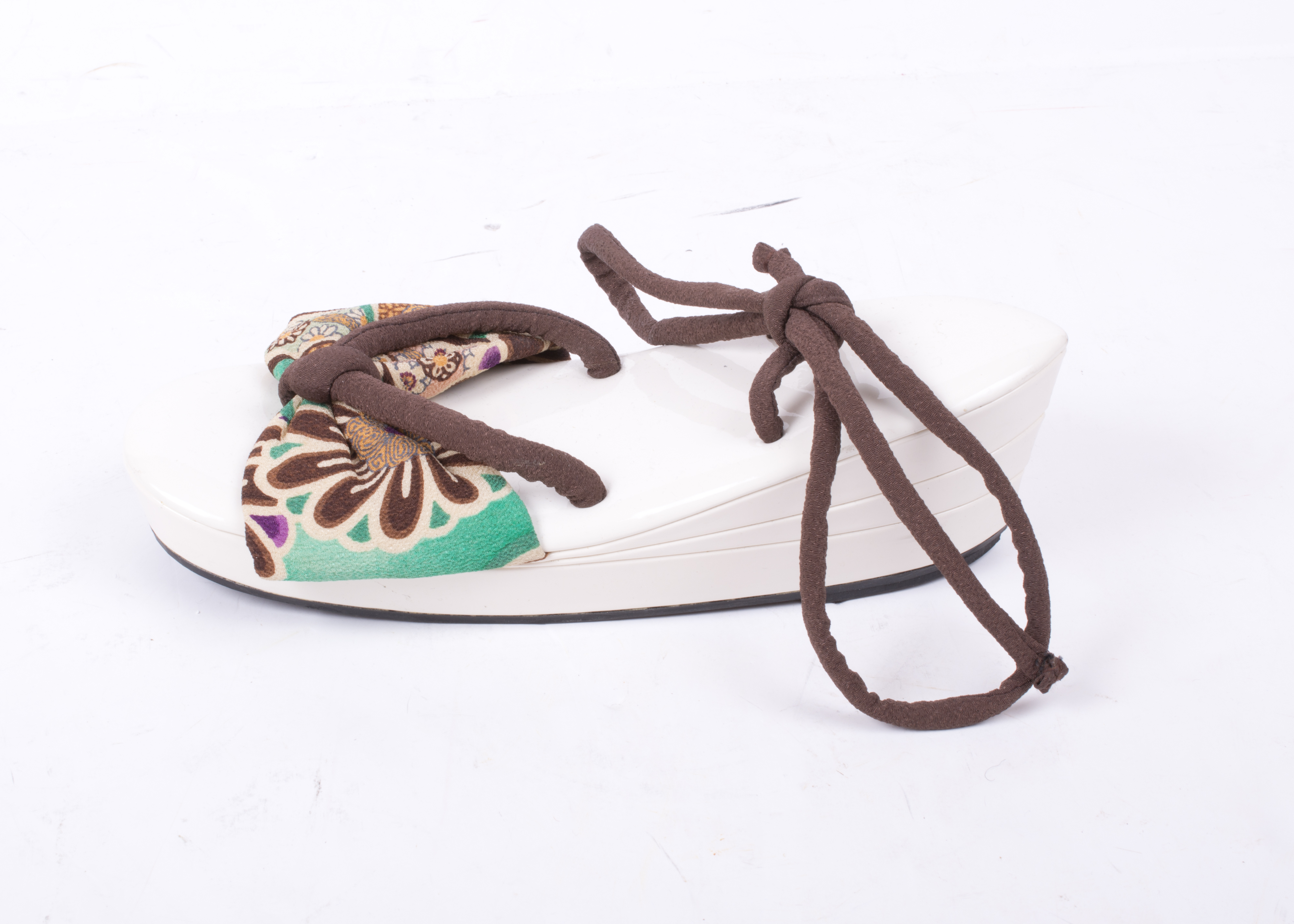 Modern Geta Style Brown Shoes by Takako