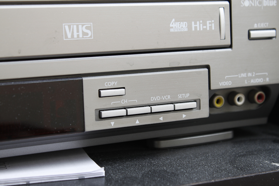 GoVideo Sonic Blue DVD / CD / VHS Player