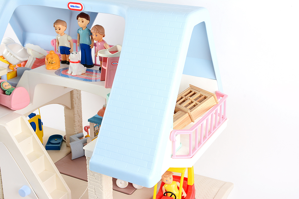 Vintage Little Tikes Blue Roof Doll House