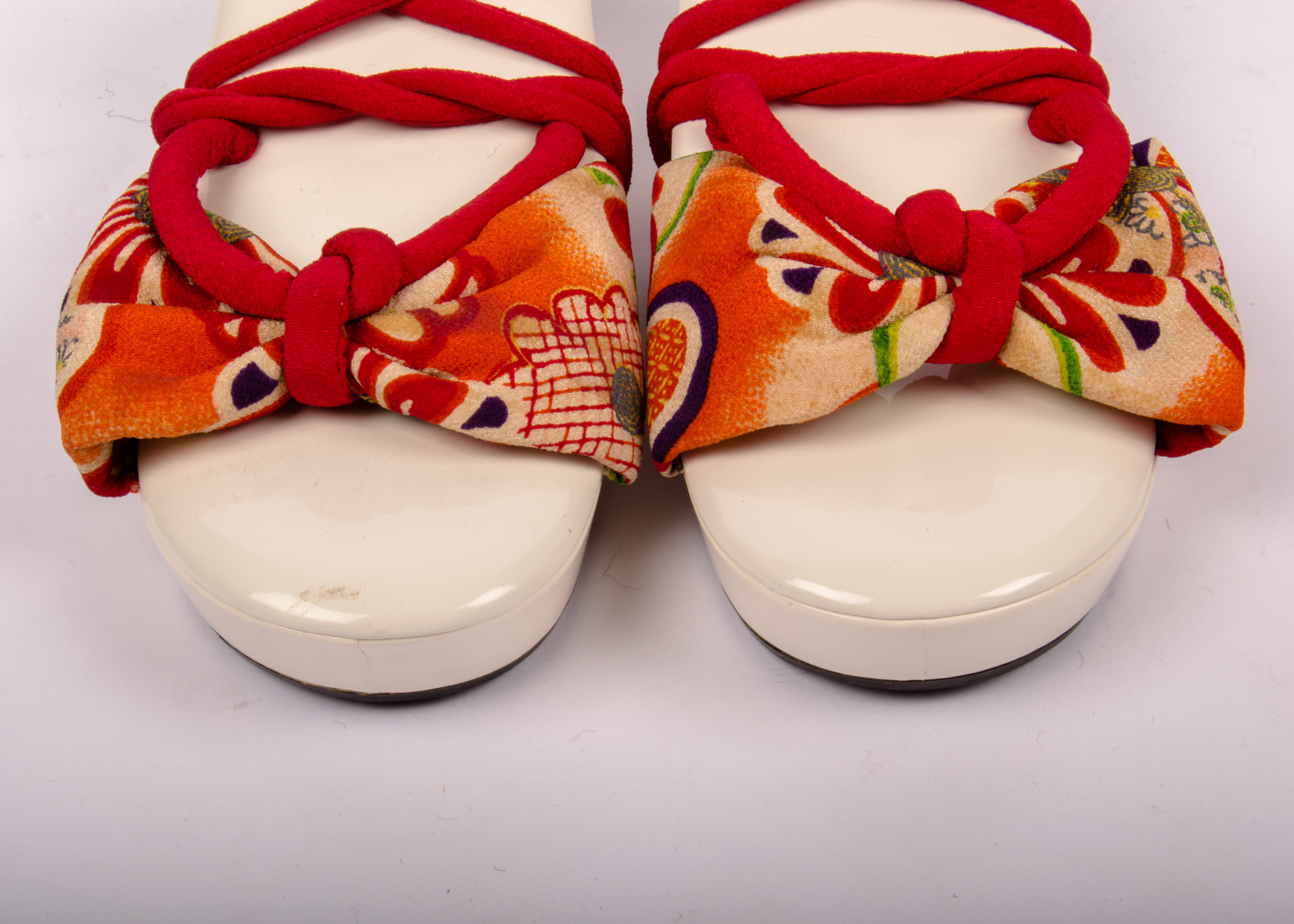Modern Geta Style Red Shoes by Takako