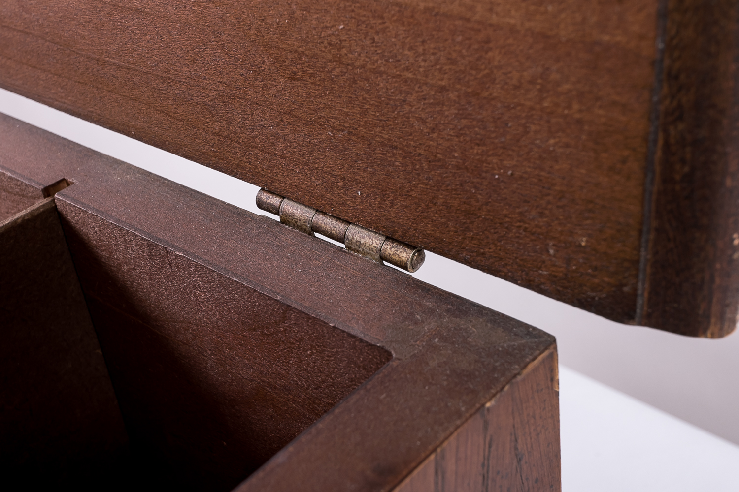 Small 1950's Lane Cedar Chest