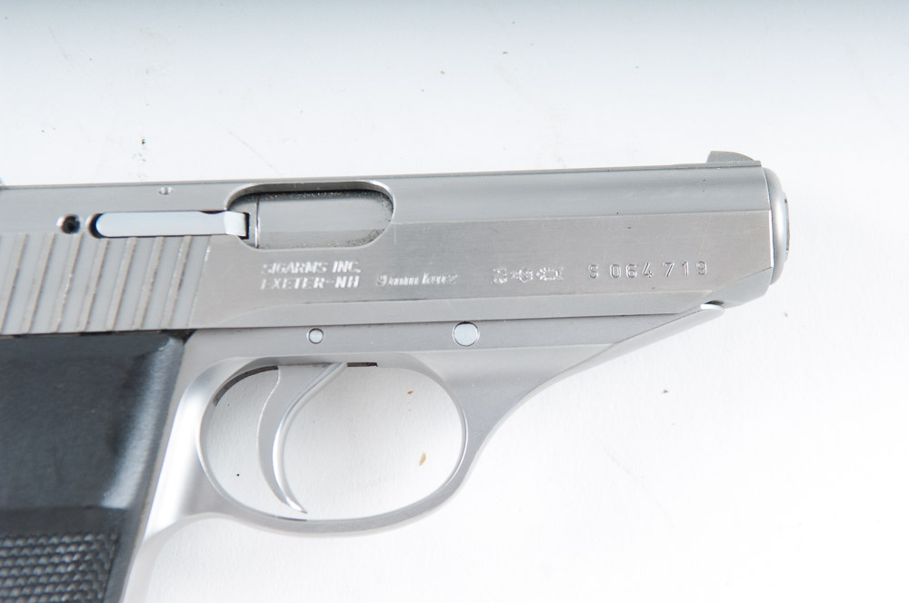 Sig Sauer P230 SL 9mm Kurz Handgun