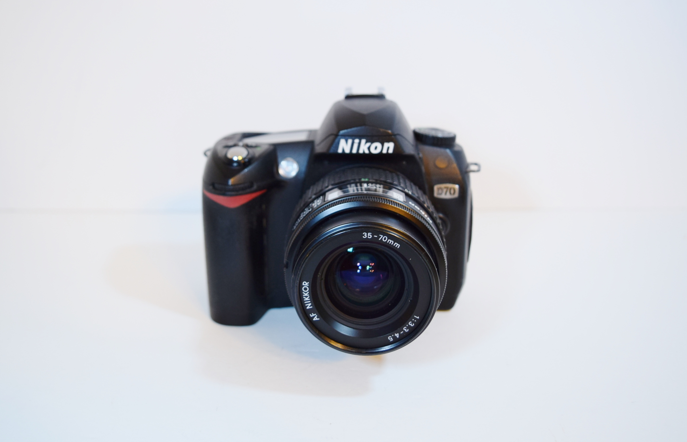 Nikon D70 DSLR Camera Package with Nikon AF 35-70mm Lens