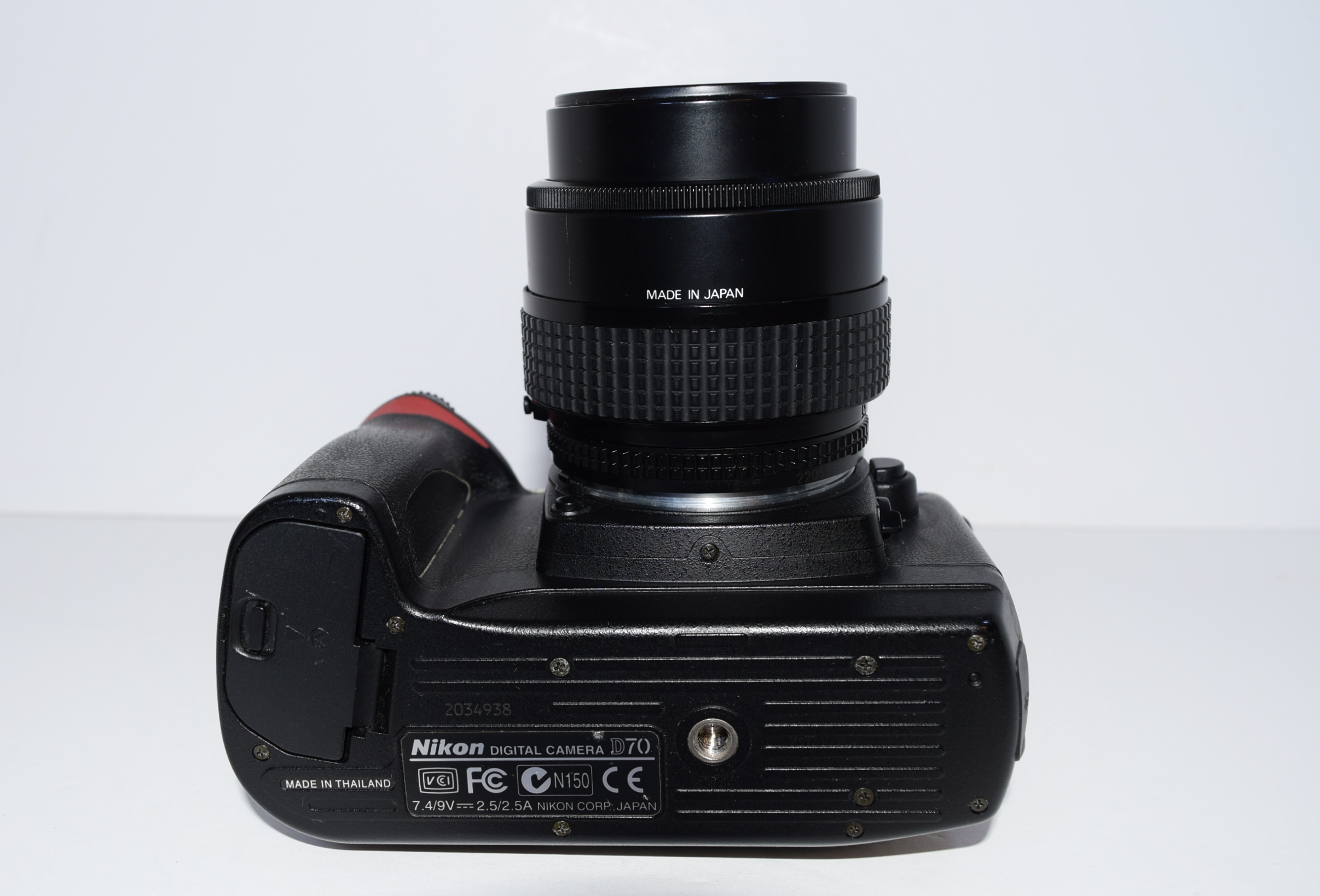 Nikon D70 DSLR Camera Package with Nikon AF 35-70mm Lens