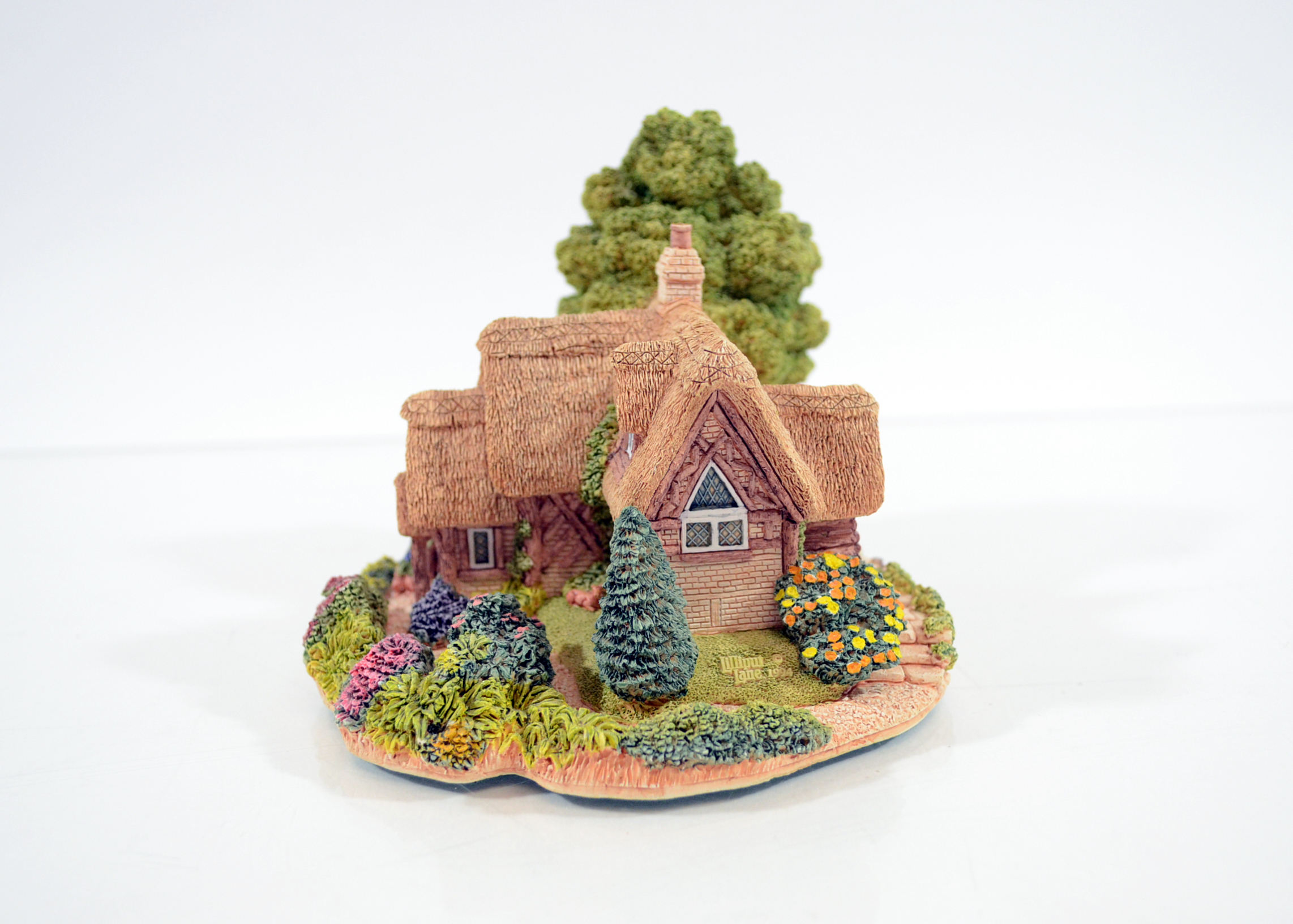 Large Assortment of Lilliput Lane Pieces