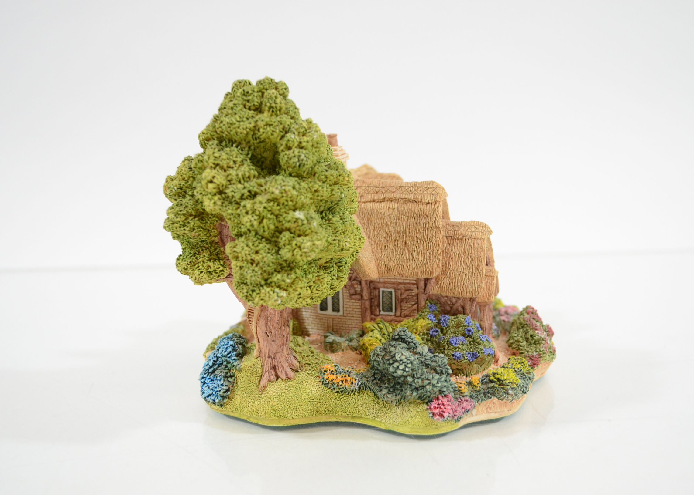 Large Assortment of Lilliput Lane Pieces