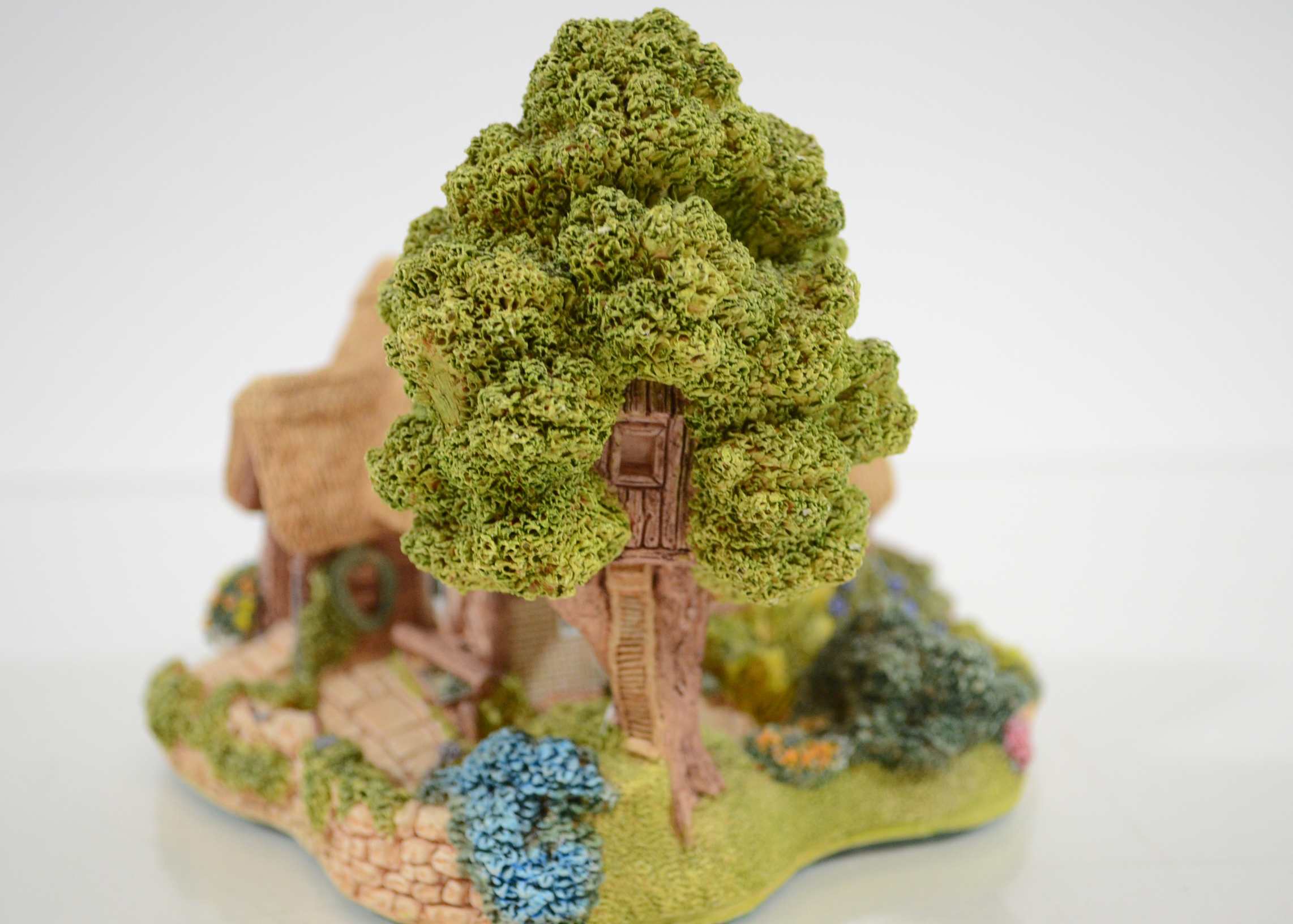 Large Assortment of Lilliput Lane Pieces