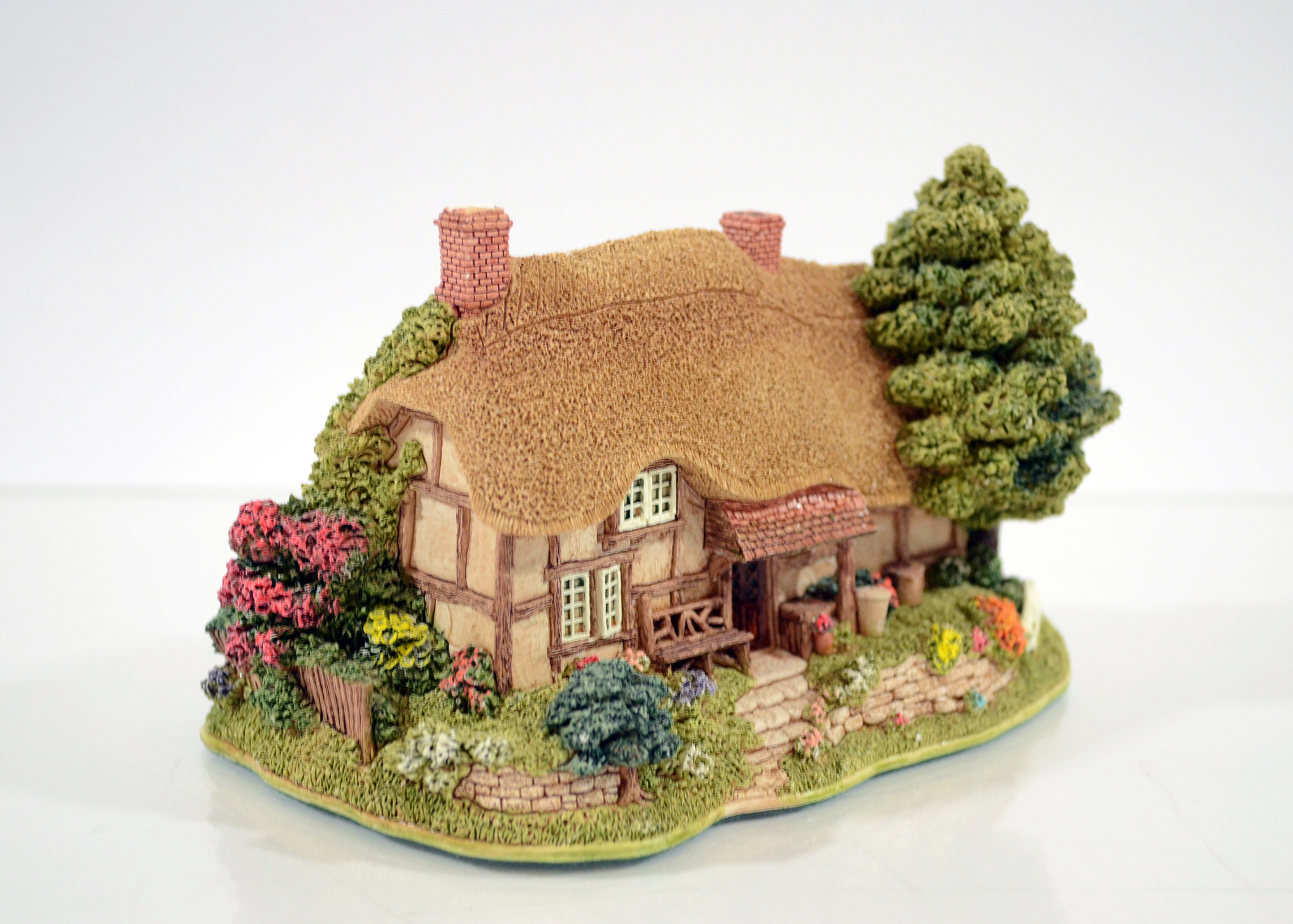 Large Assortment of Lilliput Lane Pieces