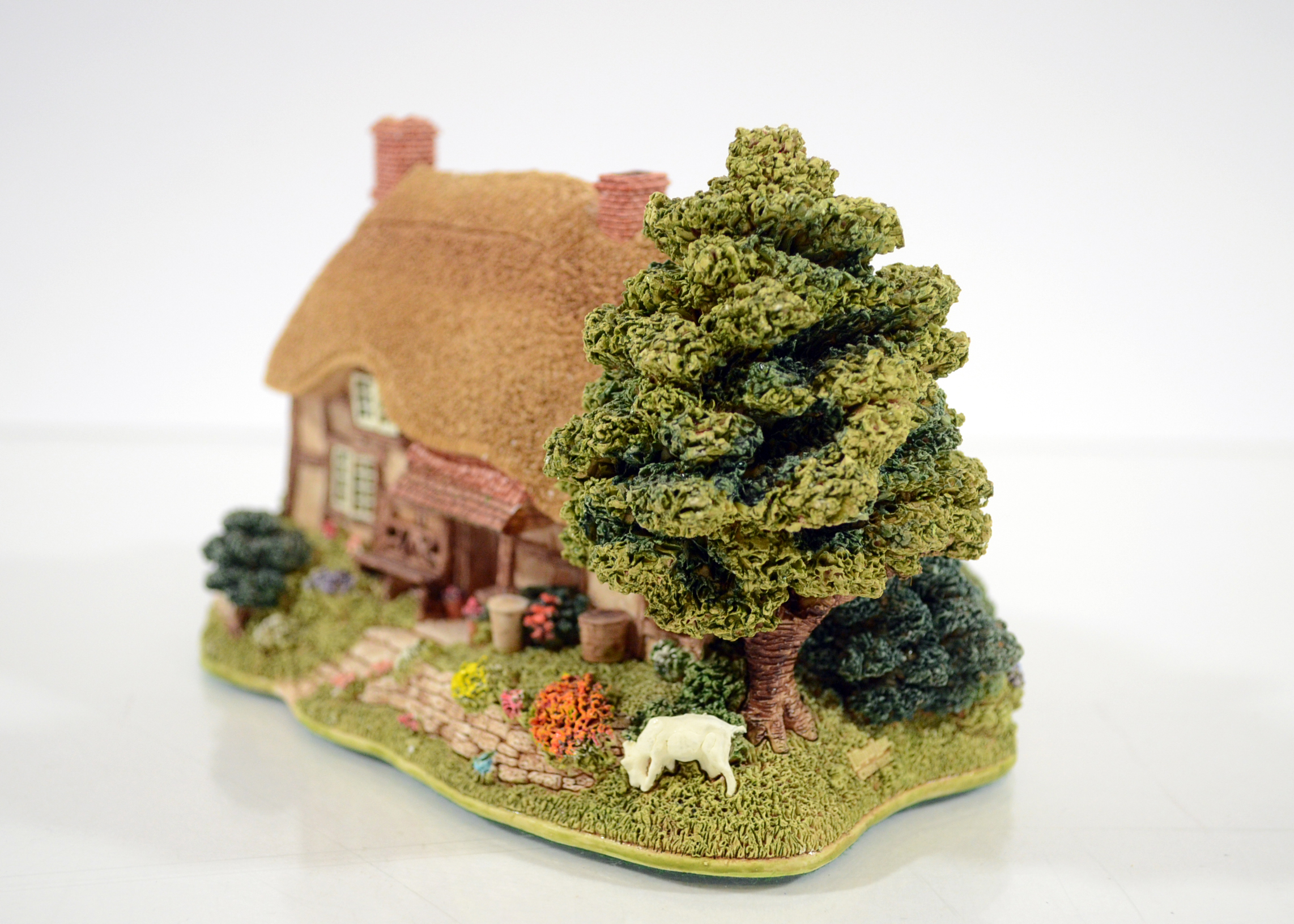 Large Assortment of Lilliput Lane Pieces