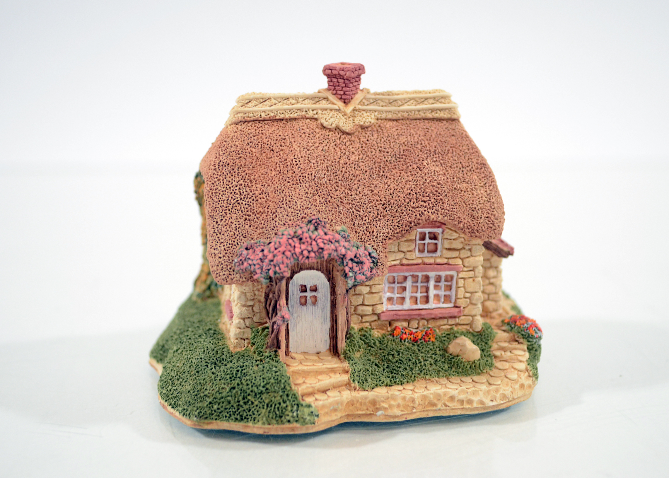 Large Assortment of Lilliput Lane Pieces