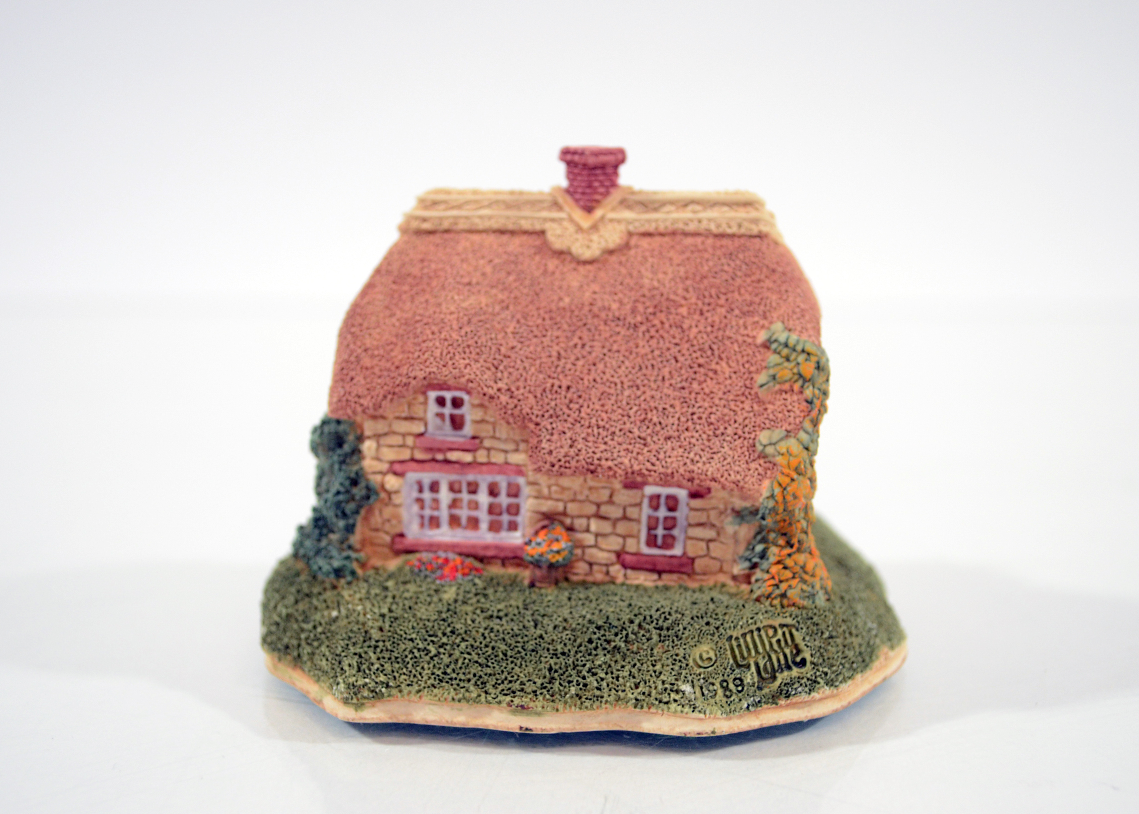 Large Assortment of Lilliput Lane Pieces