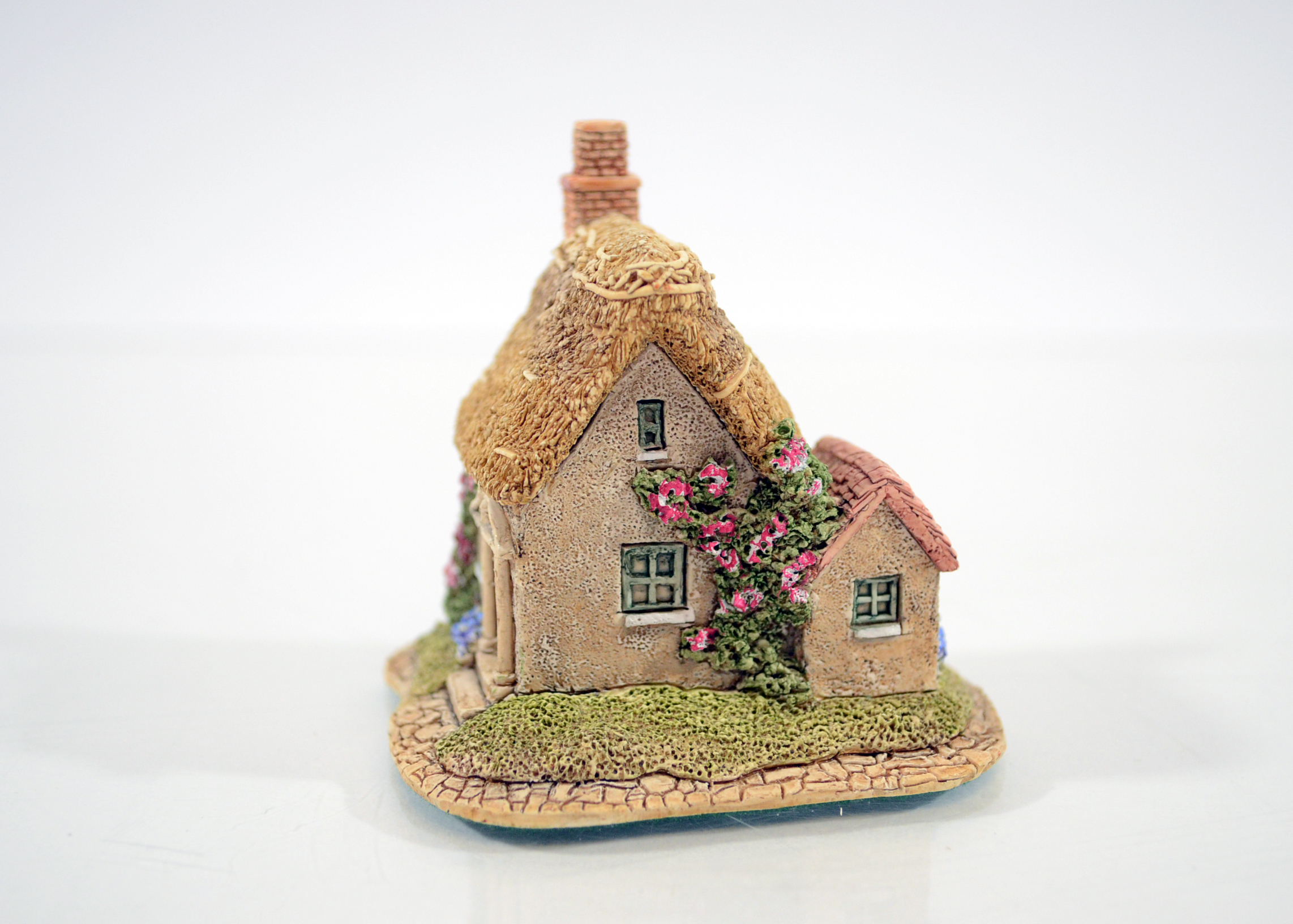 Large Assortment of Lilliput Lane Pieces
