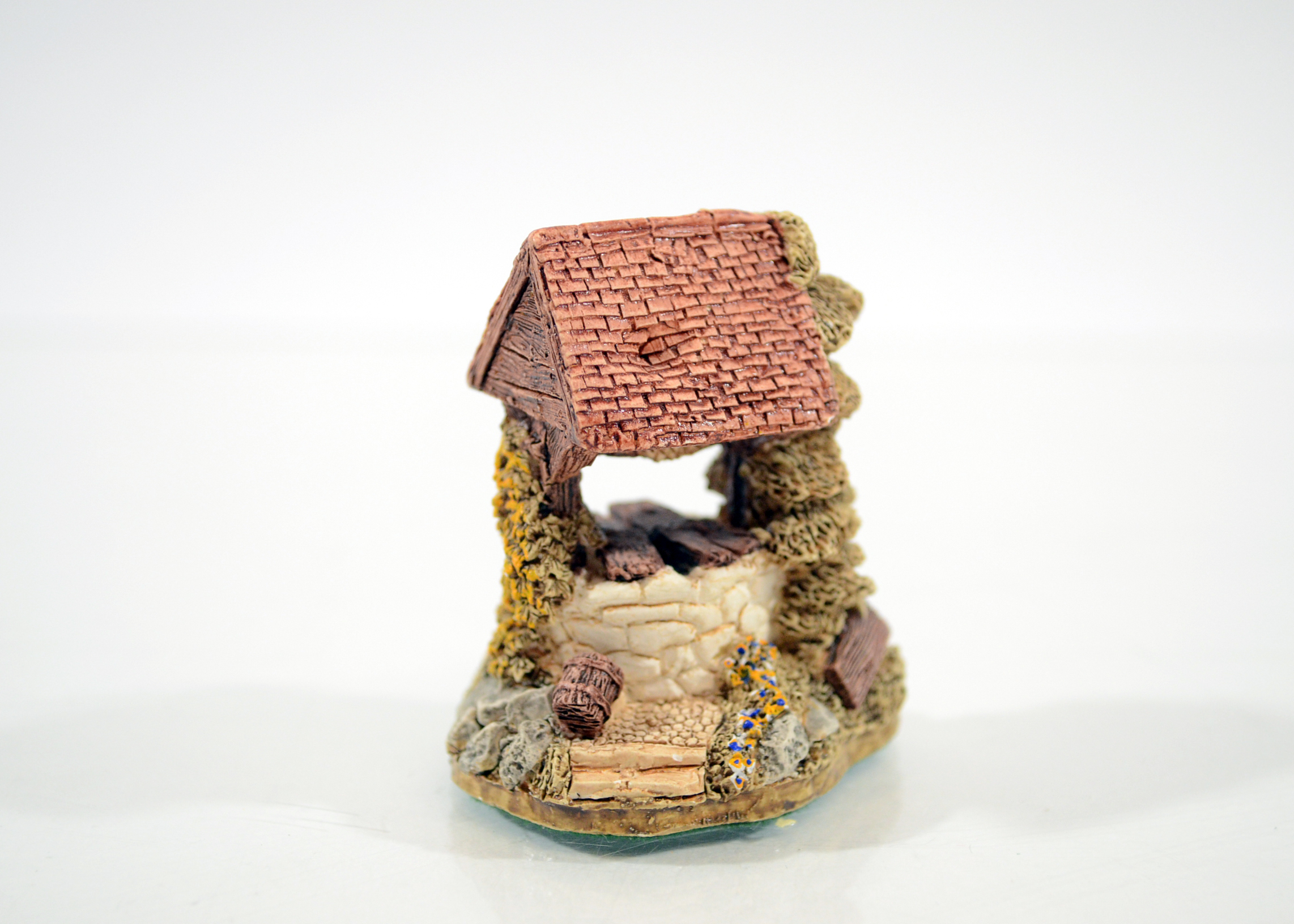 Large Assortment of Lilliput Lane Pieces