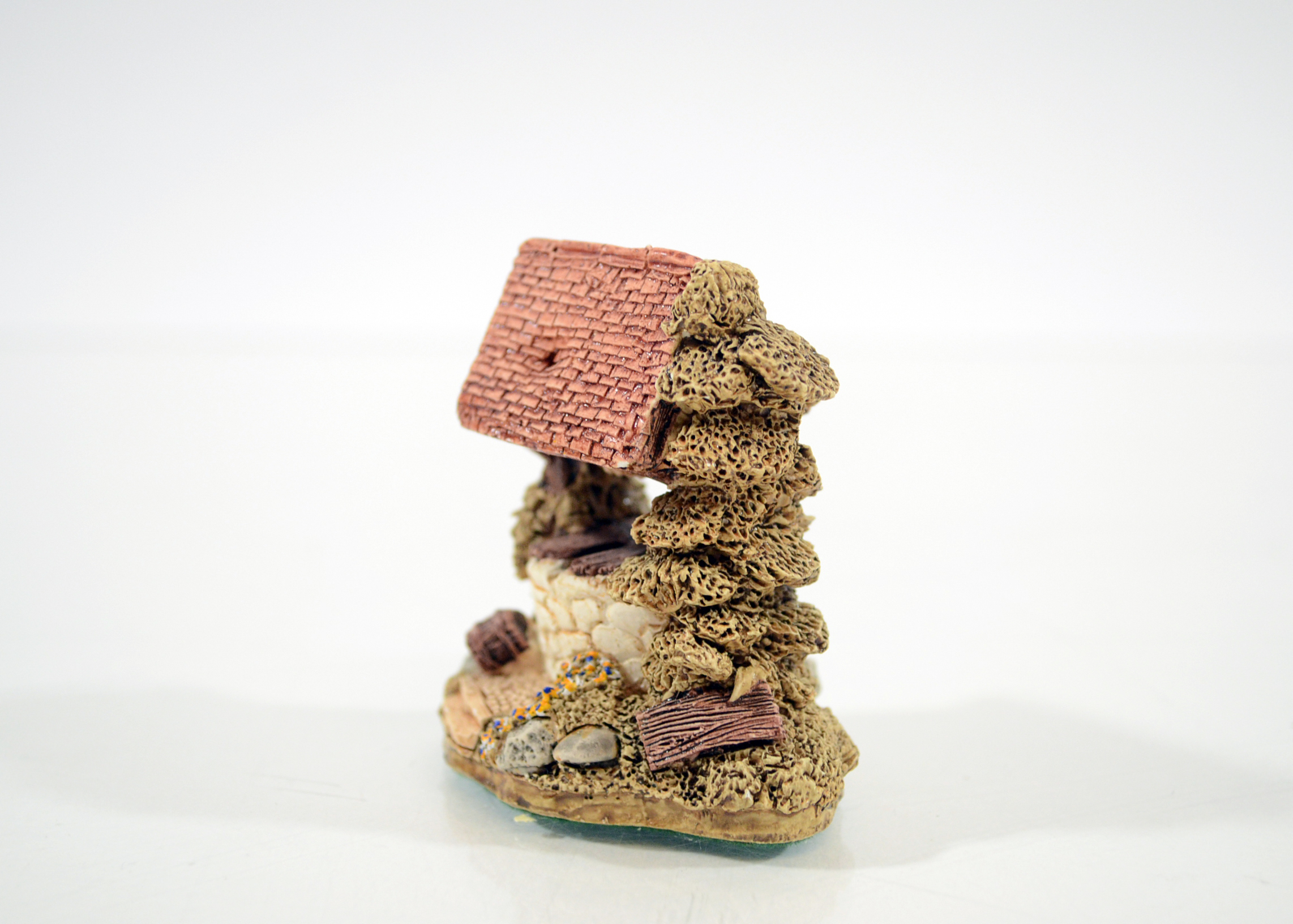 Large Assortment of Lilliput Lane Pieces