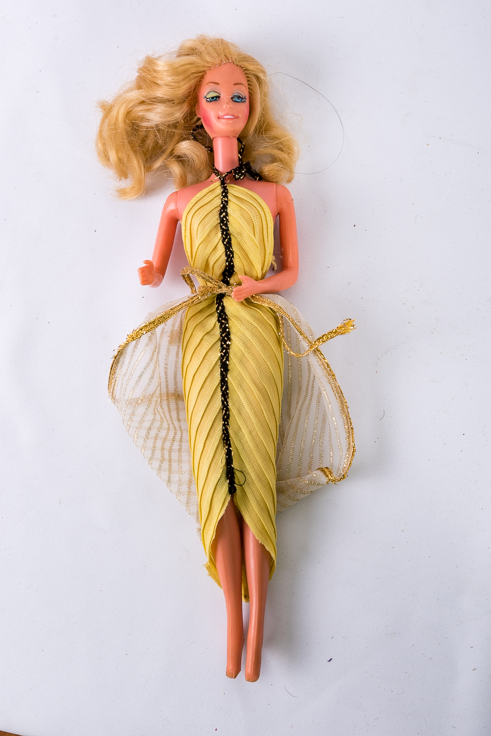 Push-Button Backed Vintage Barbies