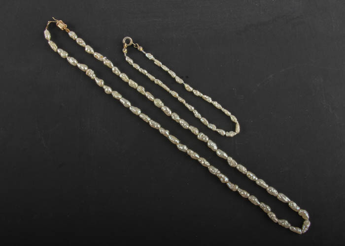 Mother of Pearl Necklace and Bracelet